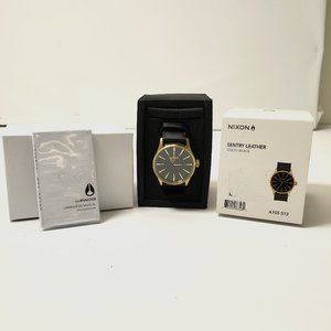 Nixon Sentry Leather Watch New in Box